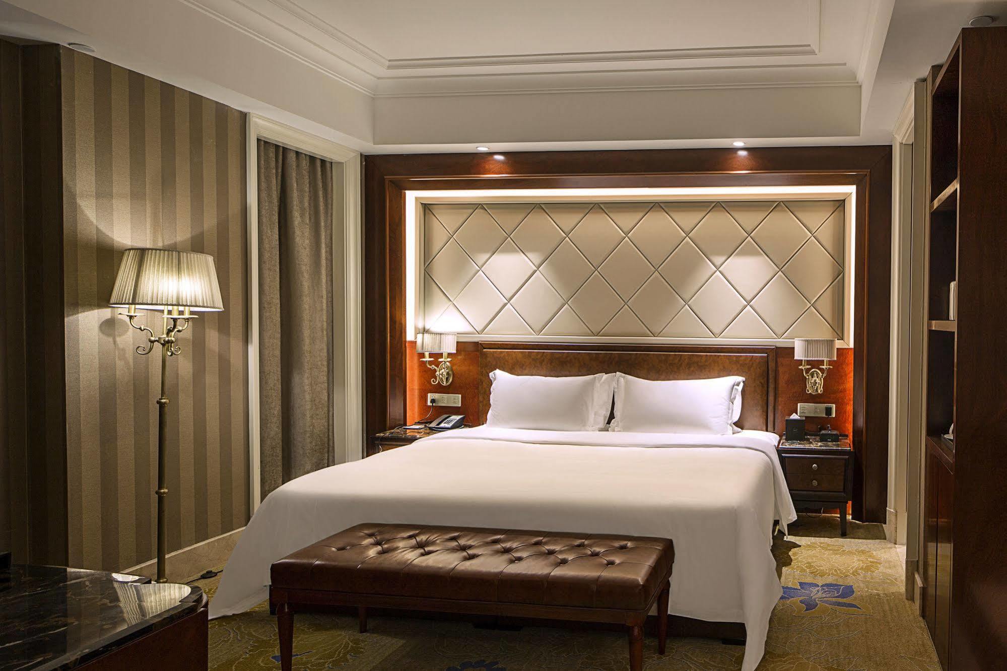 Chengdu Jin Yun Hotel ภายนอก รูปภาพ